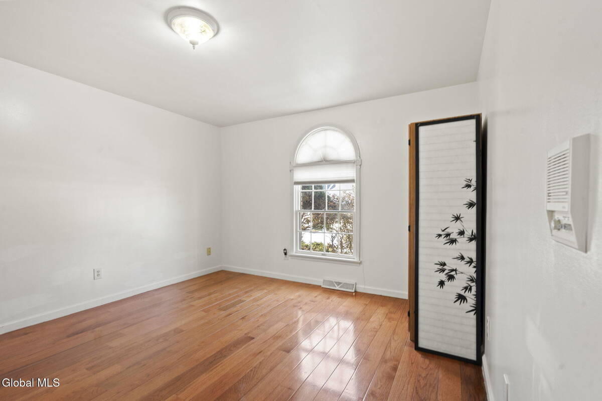 #12 photo, 28 Dogwood Lane, Colonie , NY 12211