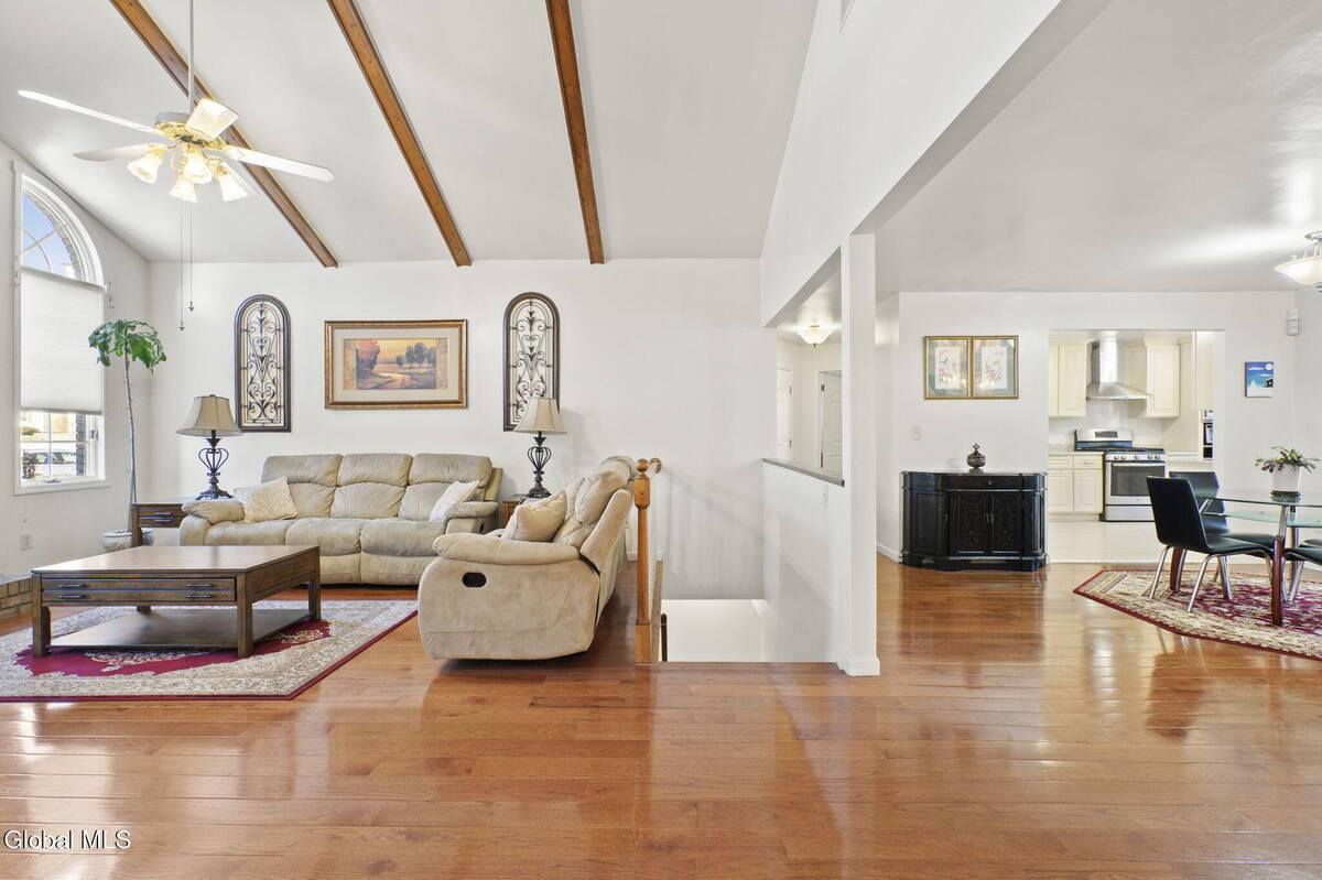 #14 photo, 28 Dogwood Lane, Colonie , NY 12211