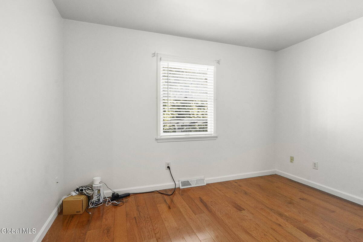 #16 photo, 28 Dogwood Lane, Colonie , NY 12211