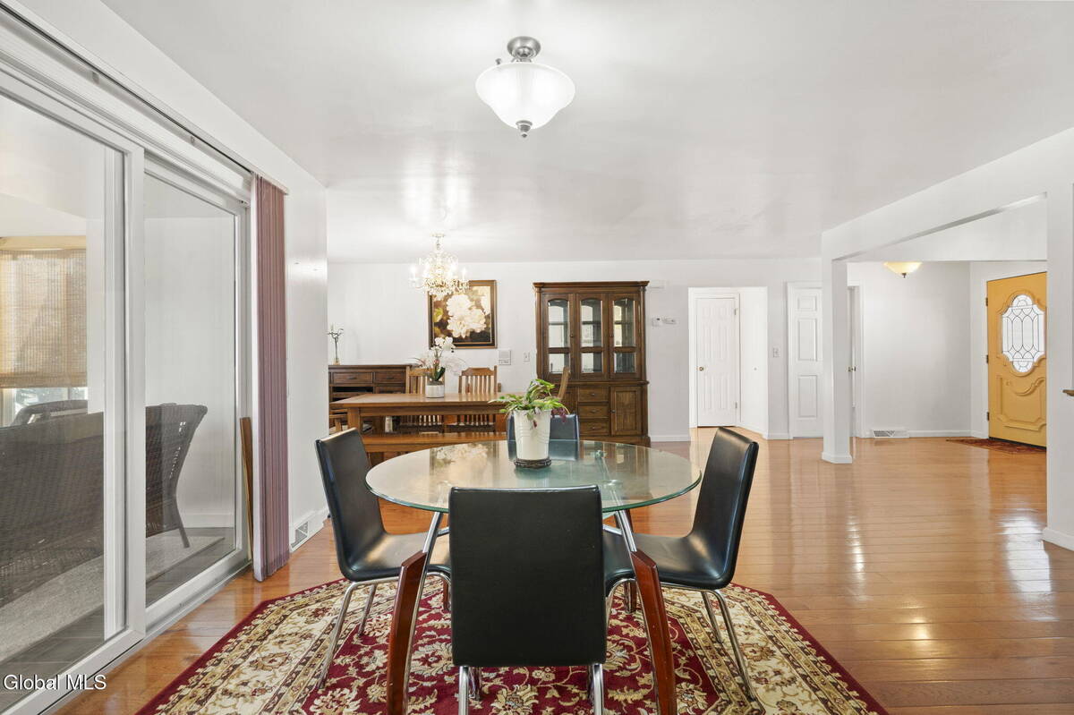 #17 photo, 28 Dogwood Lane, Colonie , NY 12211