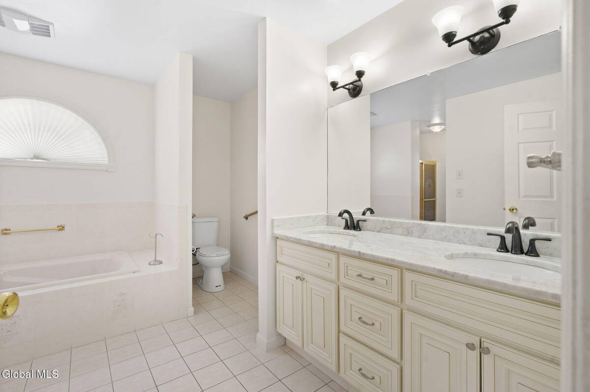 #26 photo, 28 Dogwood Lane, Colonie , NY 12211