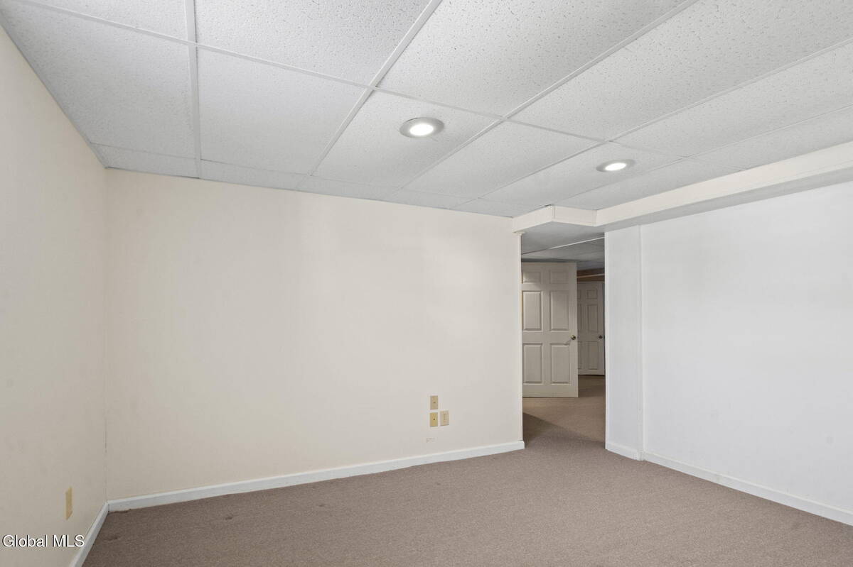 #34 photo, 28 Dogwood Lane, Colonie , NY 12211