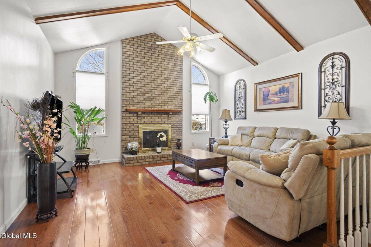 #5 photo, 28 Dogwood Lane, Colonie , NY 12211