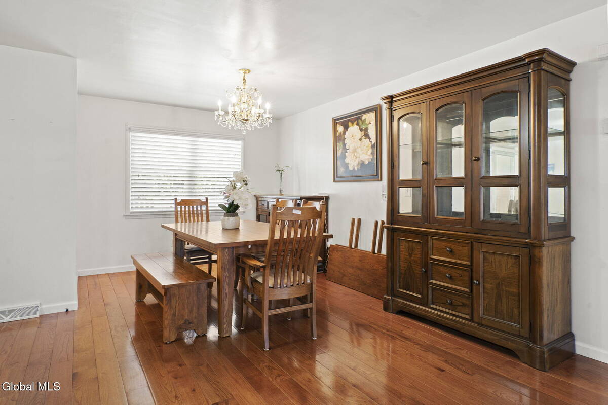 #8 photo, 28 Dogwood Lane, Colonie , NY 12211