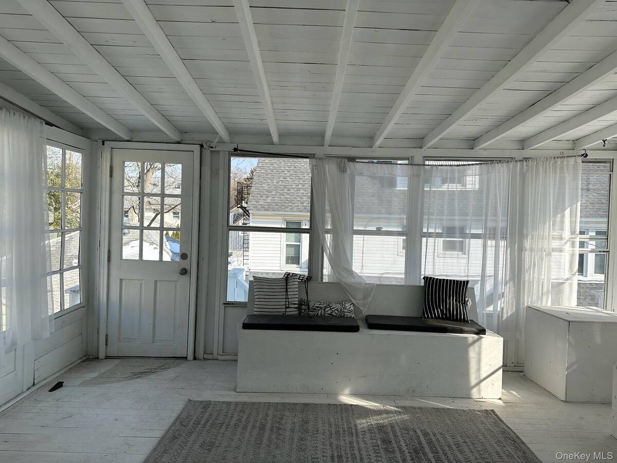 #9 photo, 31 Totten Place, سوفولك Babylon , NY 11702