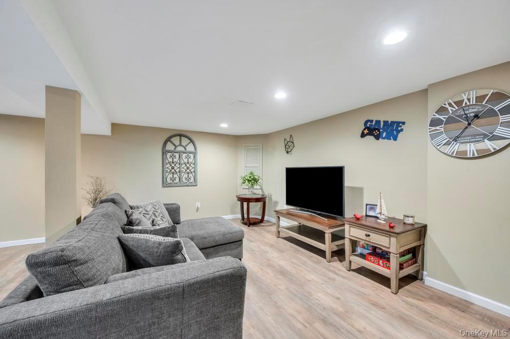 #33 photo, 40 Great Rock Drive, Wading River , NY 11792