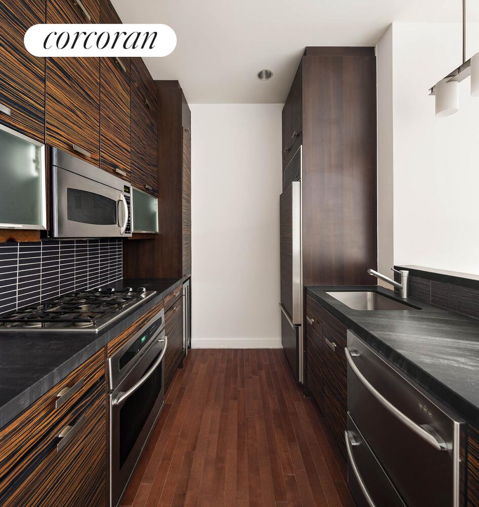 #4 photo, 101 W 24TH Street, Chelsea , NY 10011