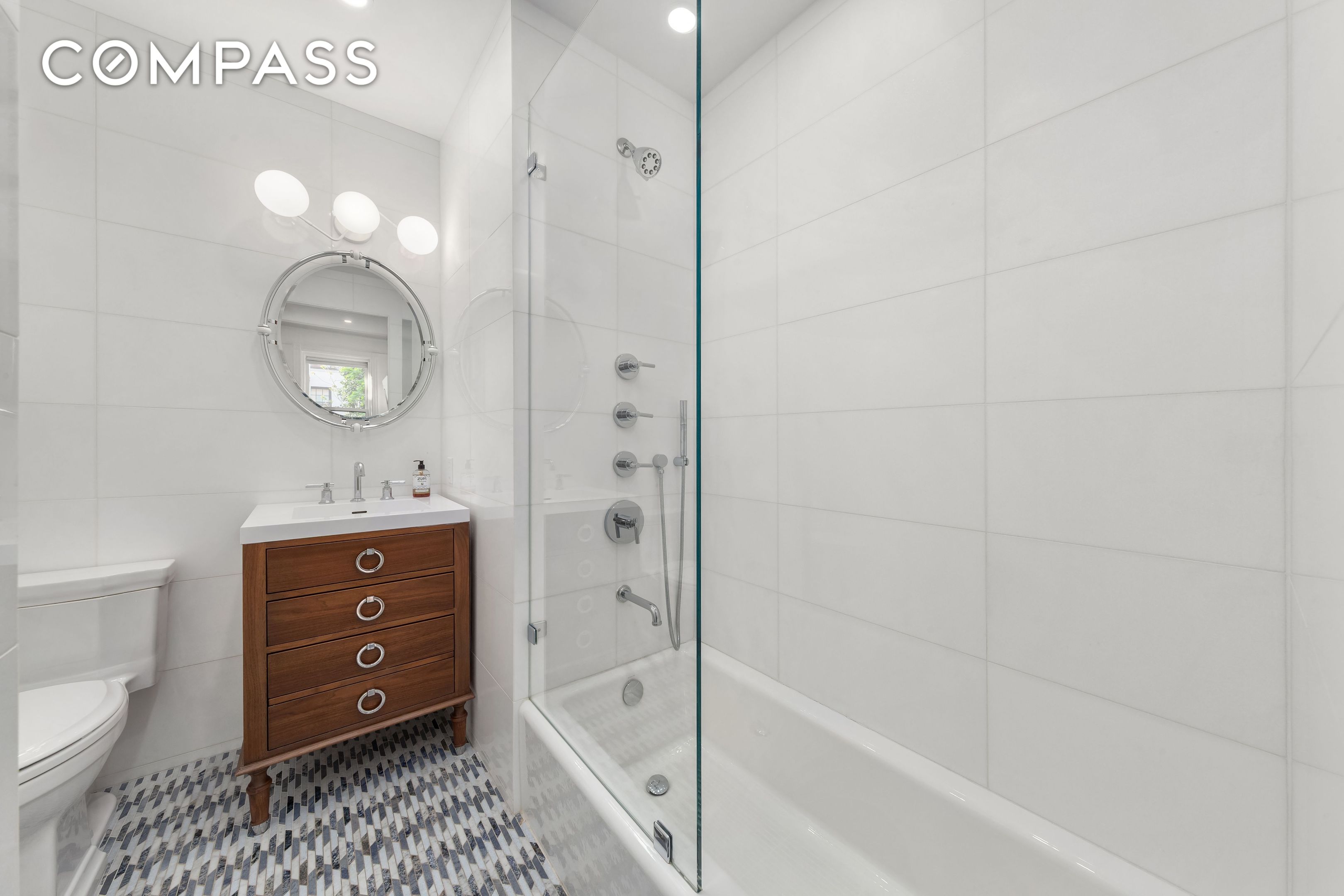 #17 photo, 128 E 92nd Street, Upper East Side , NY 10128