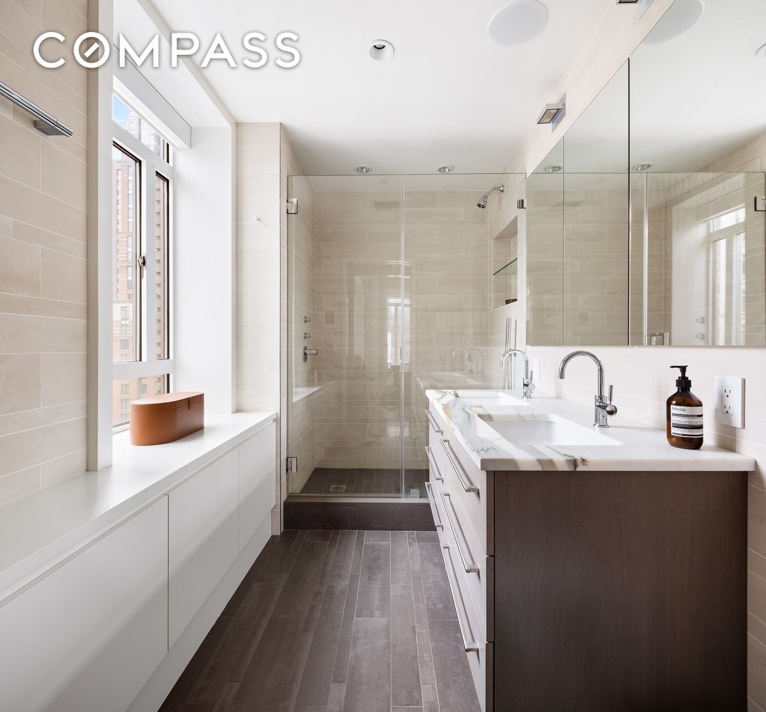 #12 photo, 25 Central Park W, Upper West Side , NY 10023