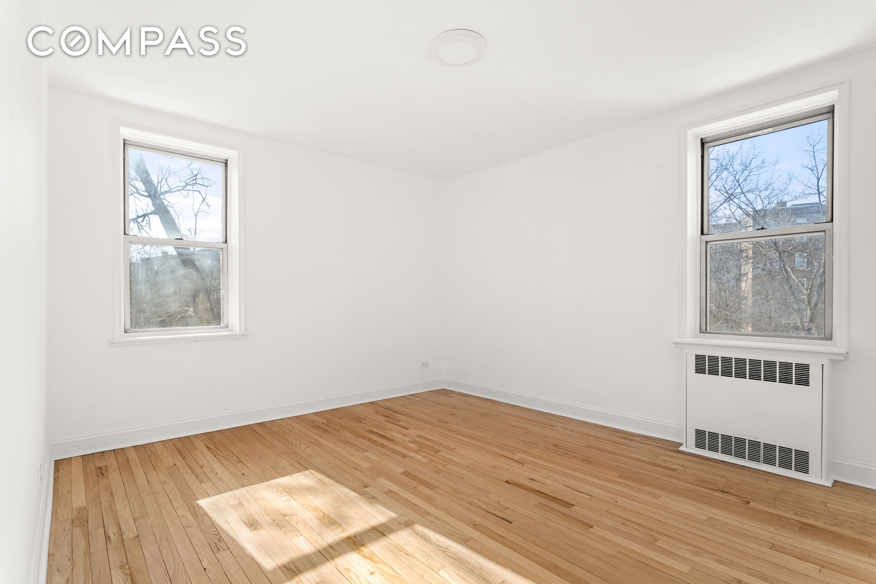 #11 photo, 5610 Netherland Avenue, 브롱크스 North Riverdale , NY 10471