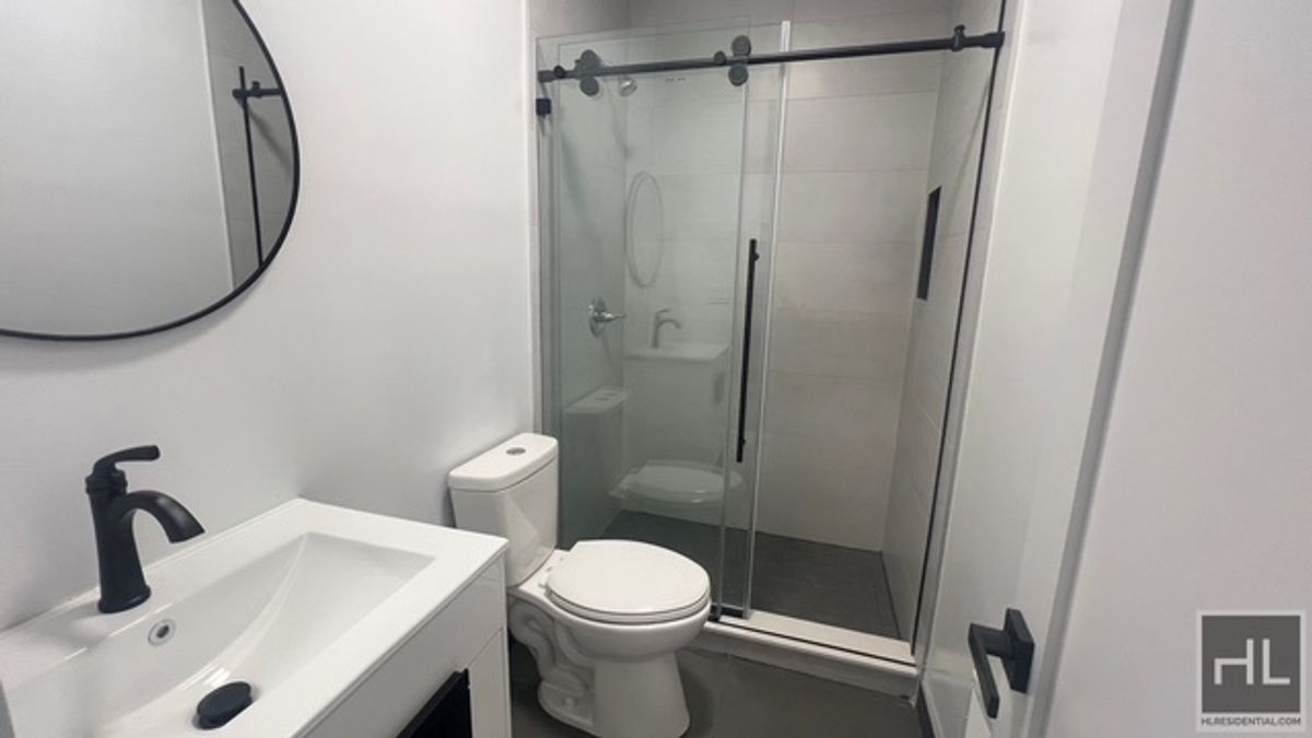 #8 photo, 902 Rogers Avenue, Ditmas Park , NY 11226