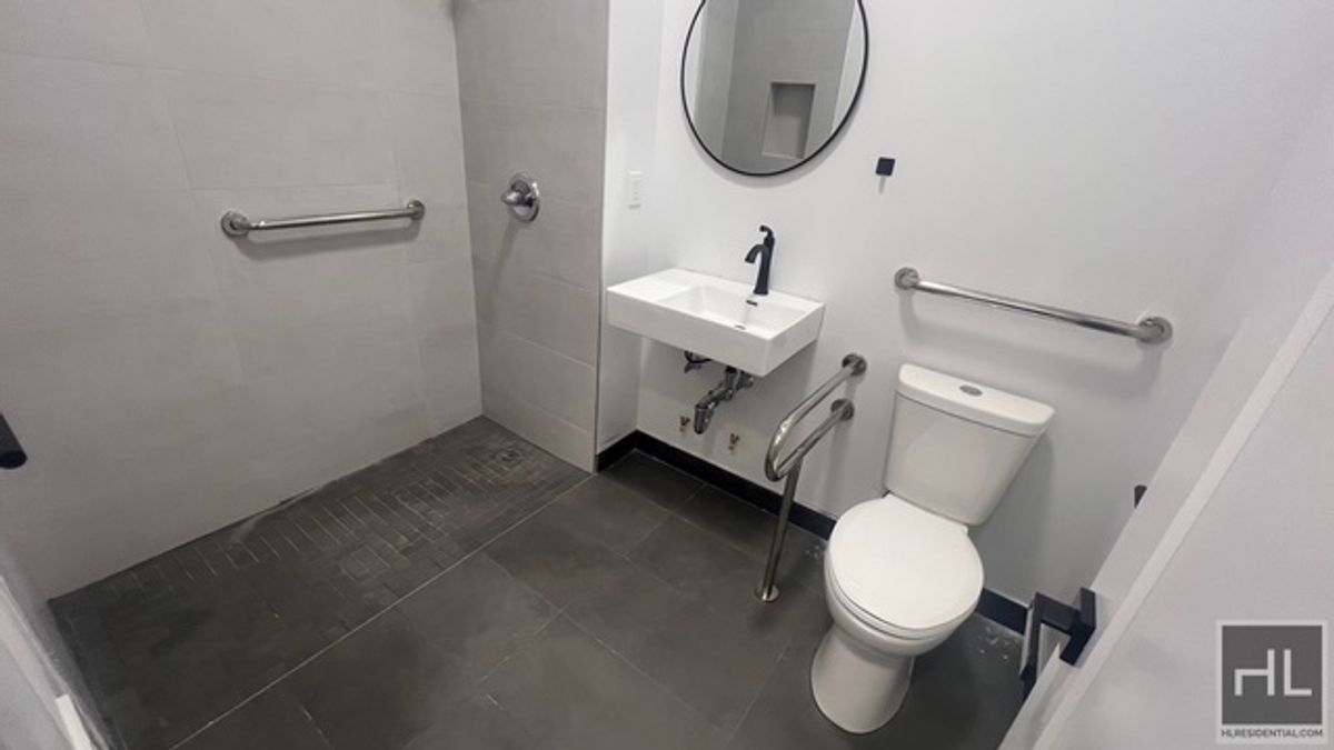 #3 photo, 900 Rogers Avenue, Ditmas Park , NY 11226