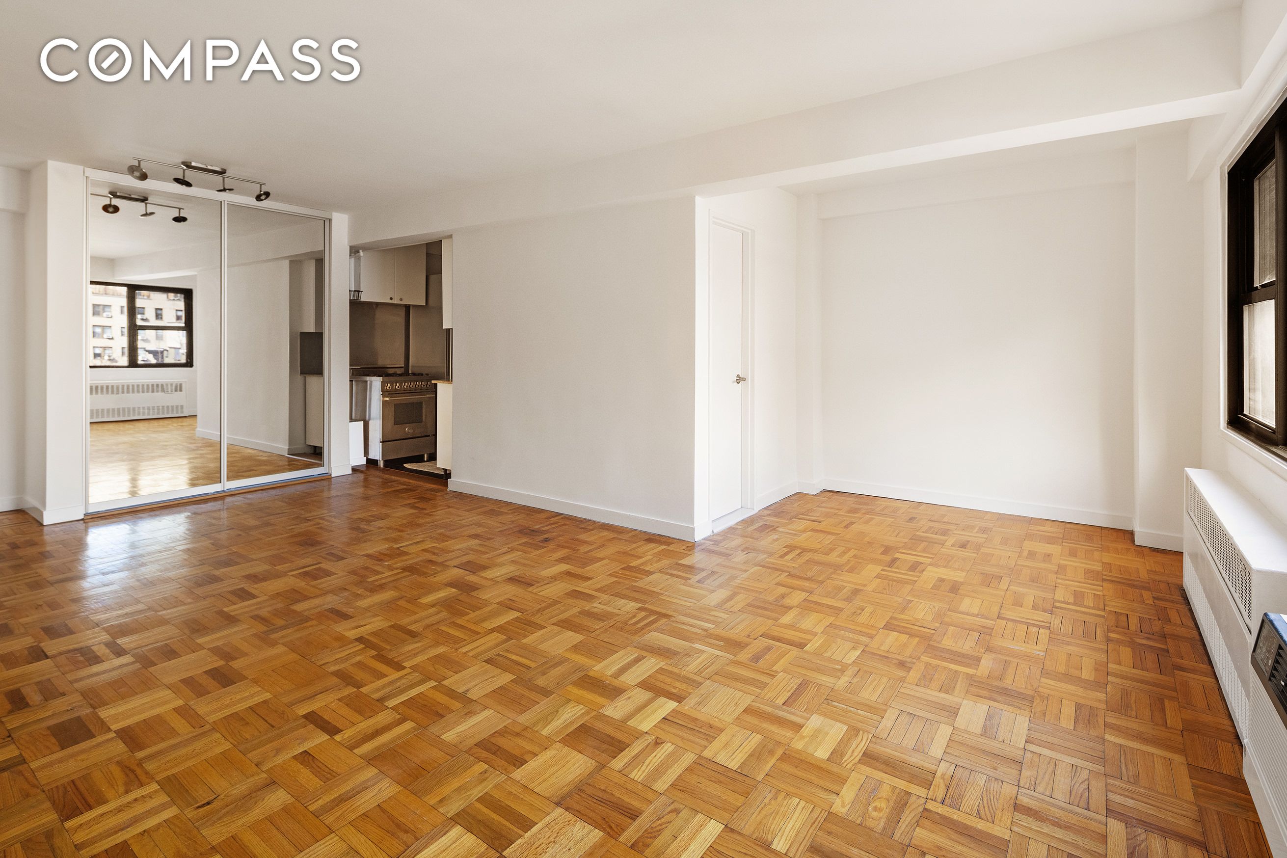 #3 photo, 335 E 51st Street, Midtown East , NY 10022