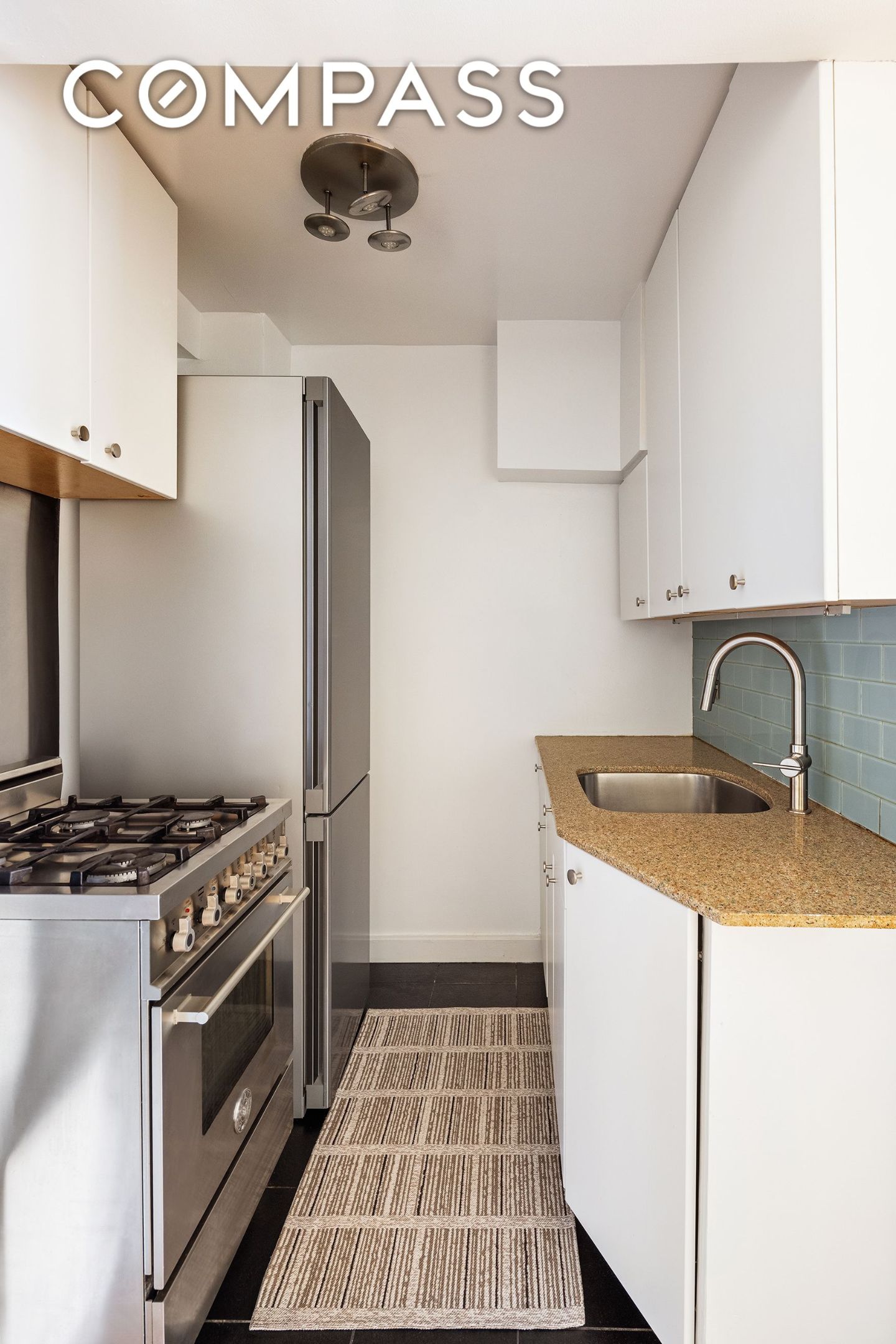 #4 photo, 335 E 51st Street, Midtown East , NY 10022