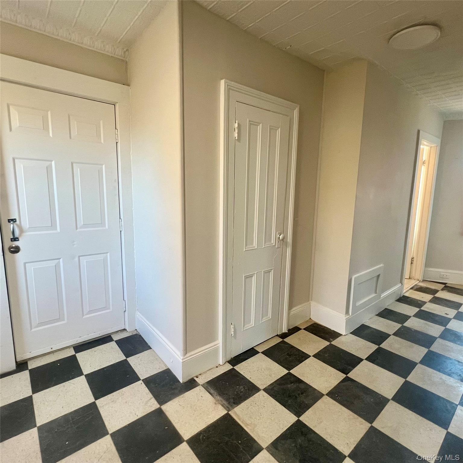 #16 photo, 140 Albany Avenue, Kingston , NY 12401