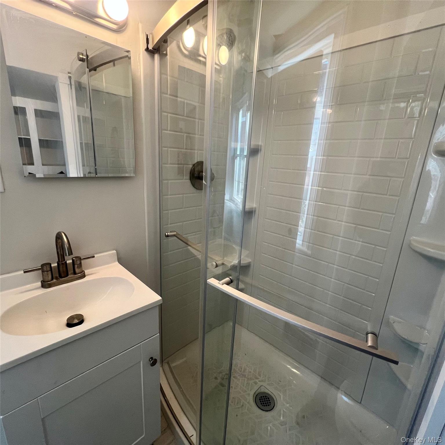 #6 photo, 140 Albany Avenue, Kingston , NY 12401