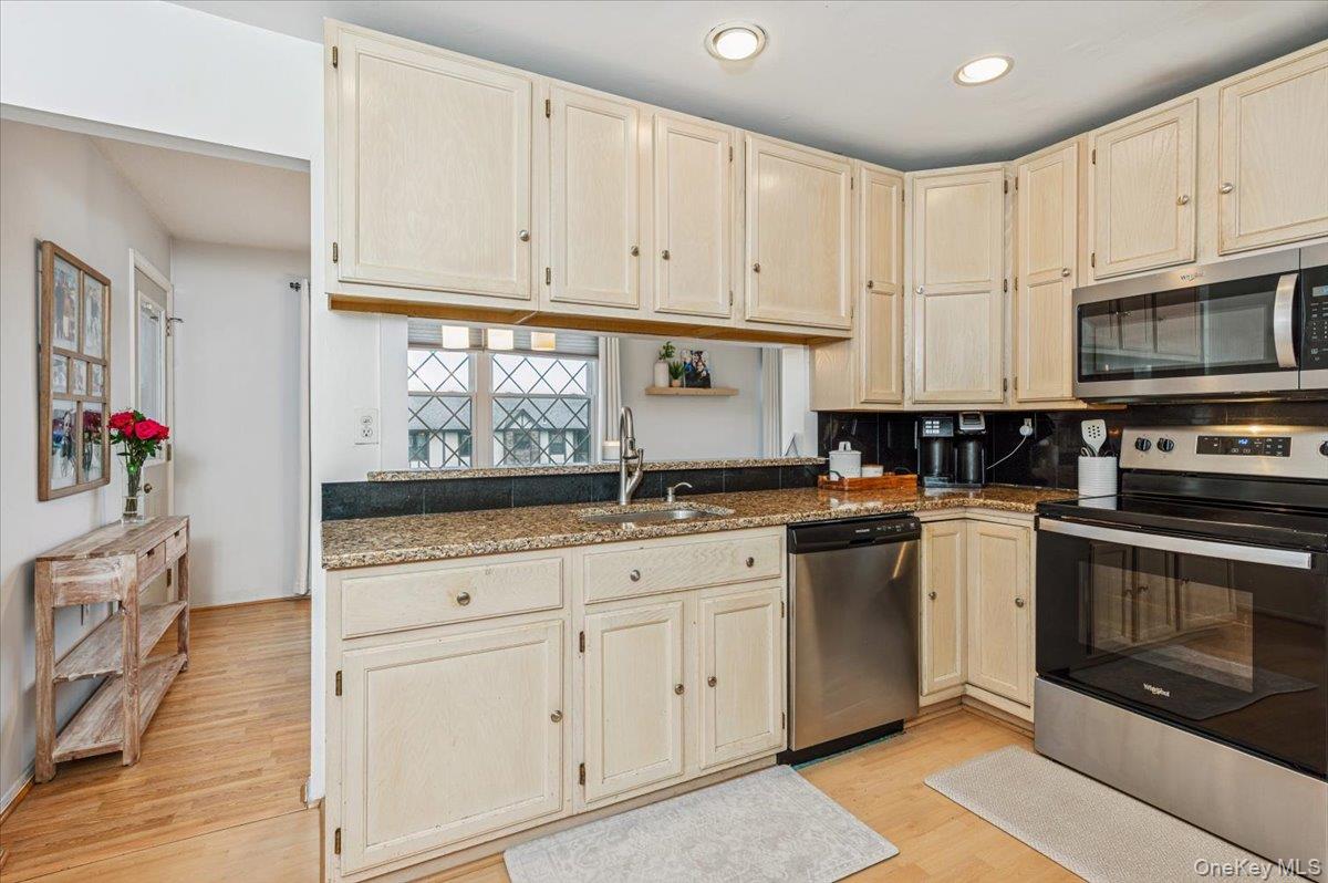 #5 photo, 570 Sierra Vista Lane, Valley Cottage , NY 10989