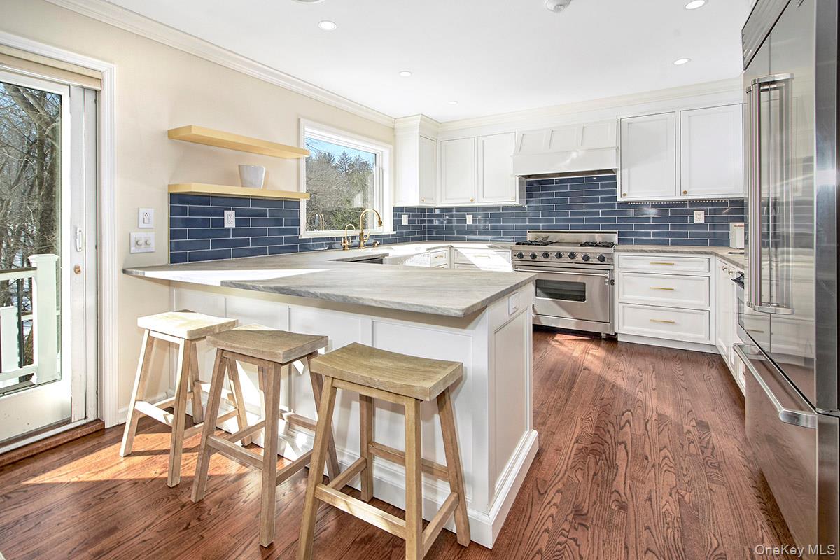 #11 photo, 415 Sarles Street, Bedford Corners , NY 10549