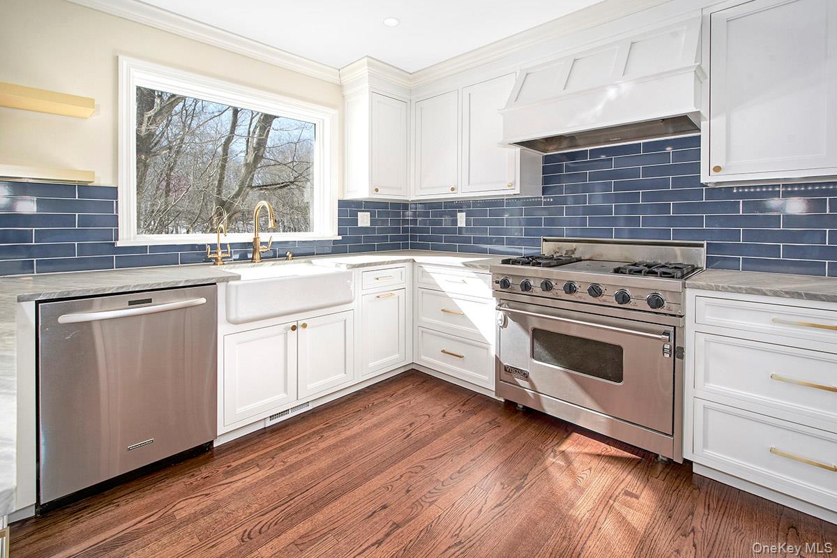 #12 photo, 415 Sarles Street, Bedford Corners , NY 10549