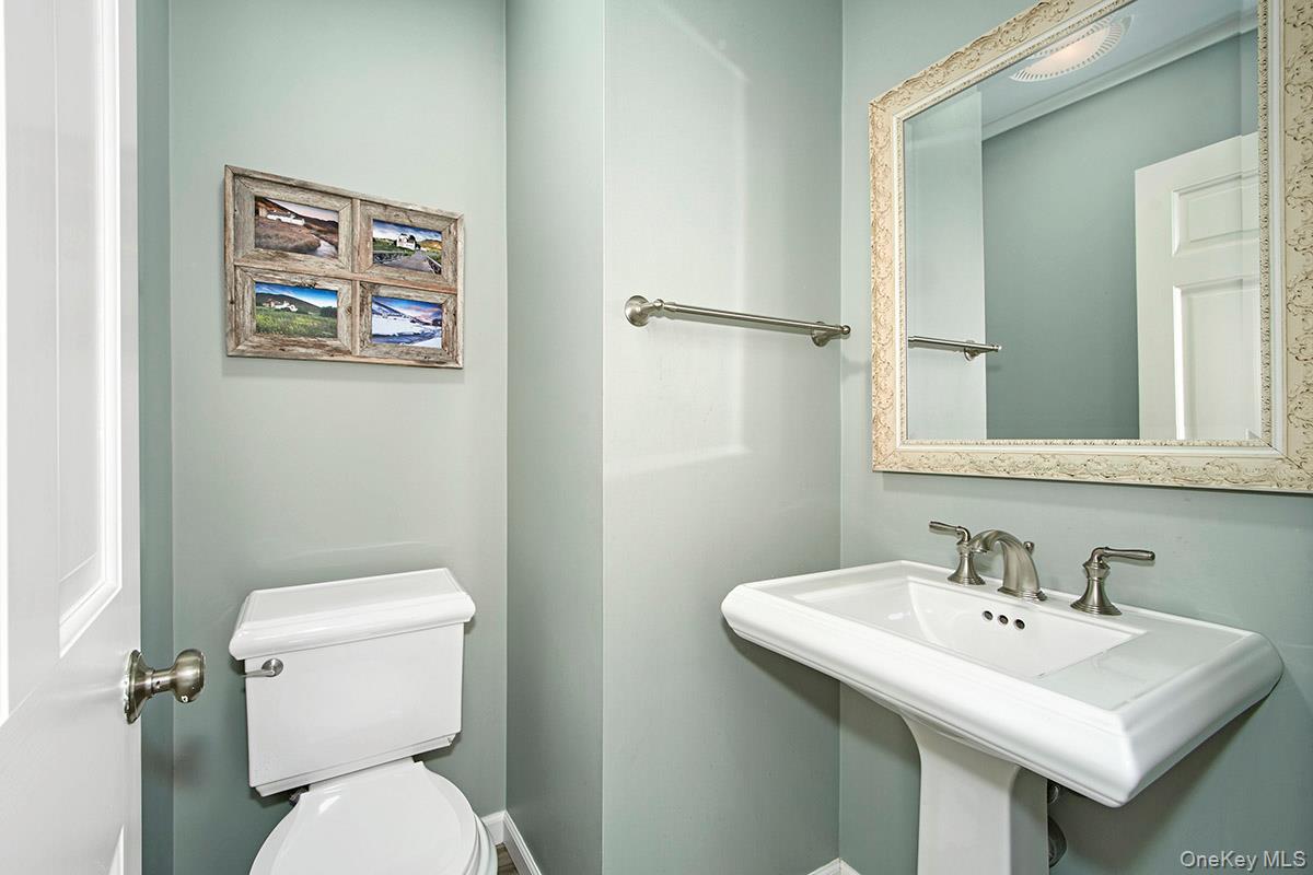 #20 photo, 415 Sarles Street, Bedford Corners , NY 10549