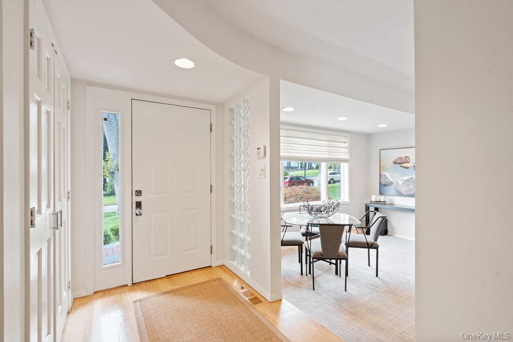 #11 photo, 4 Newport Drive, 长岛 Plainview , NY 11803