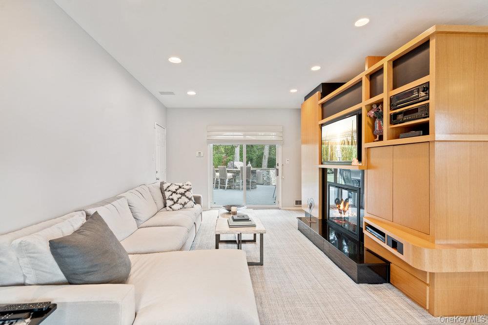 #14 photo, 4 Newport Drive, 长岛 Plainview , NY 11803