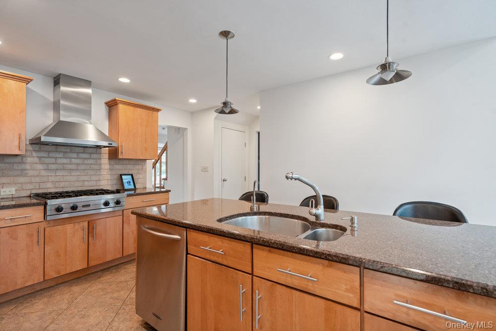 #19 photo, 4 Newport Drive, 长岛 Plainview , NY 11803