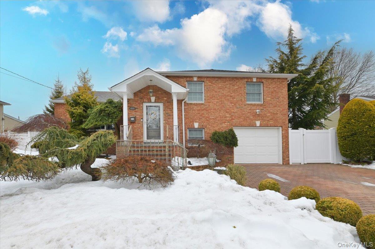 #1 photo, 264 N Boston Avenue, Massapequa , NY 11758