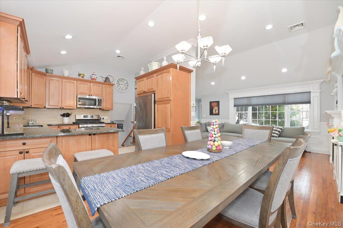 #10 photo, 264 N Boston Avenue, Massapequa , NY 11758