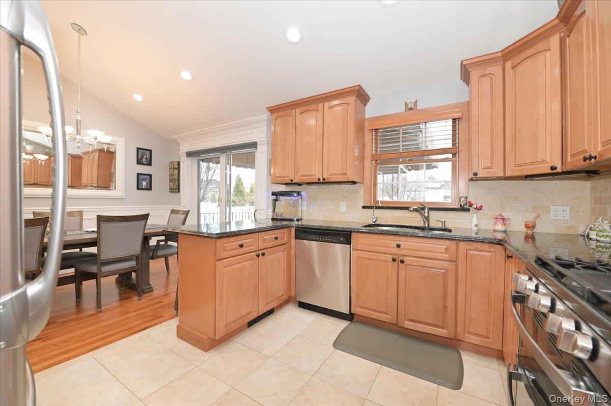 #11 photo, 264 N Boston Avenue, Massapequa , NY 11758