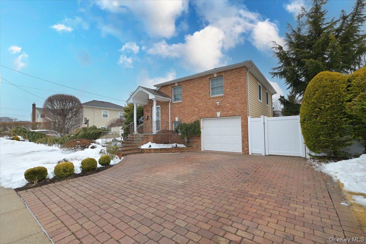 #3 photo, 264 N Boston Avenue, Massapequa , NY 11758