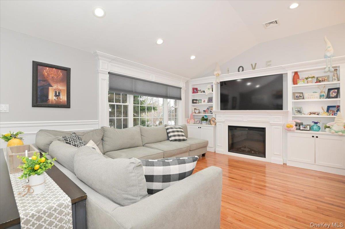 #5 photo, 264 N Boston Avenue, Massapequa , NY 11758