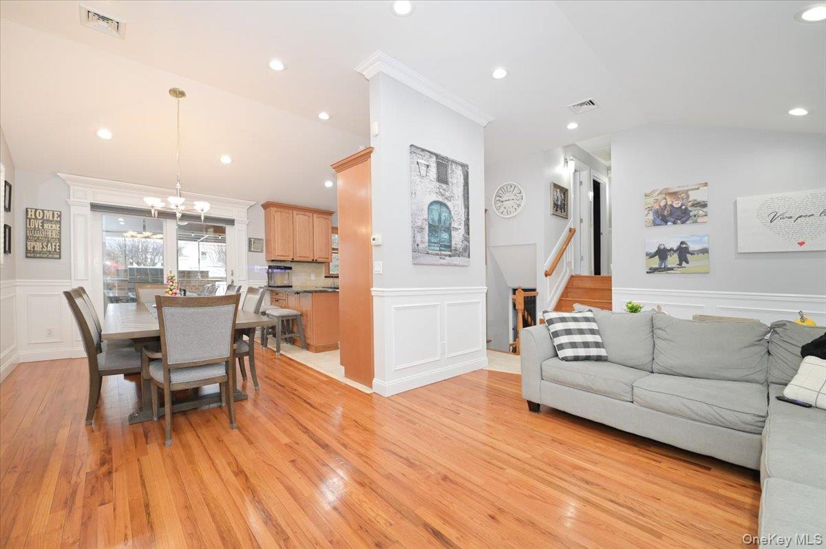 #7 photo, 264 N Boston Avenue, Massapequa , NY 11758