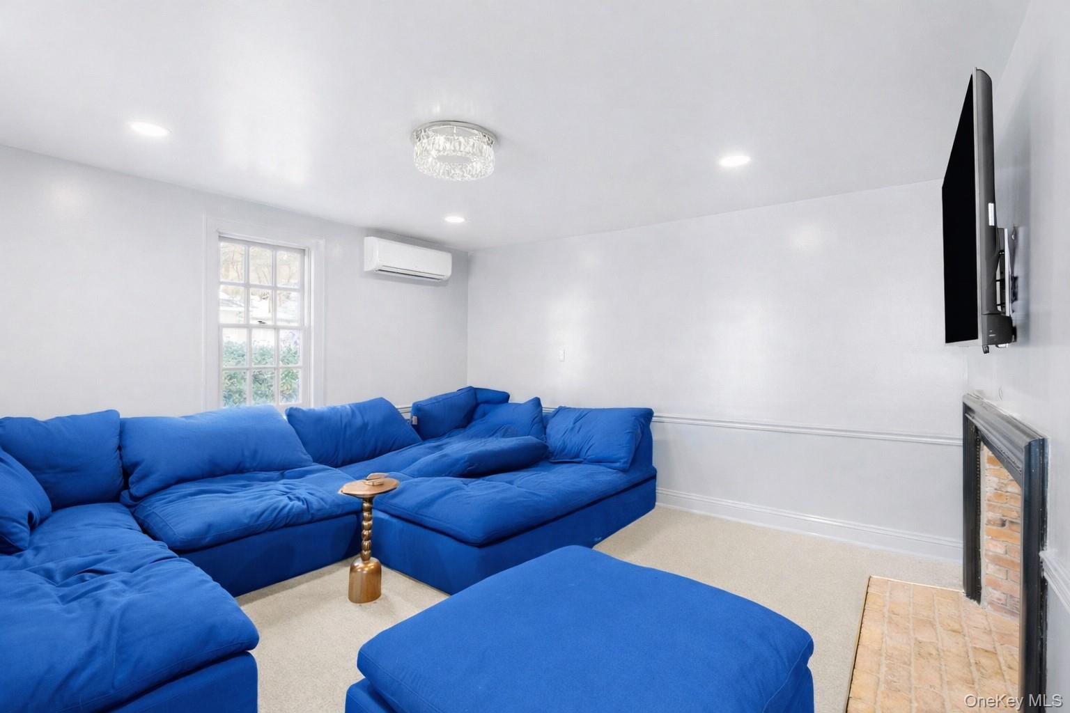 #12 photo, 232 N Country Road, سوفولك Mount Sinai , NY 11766