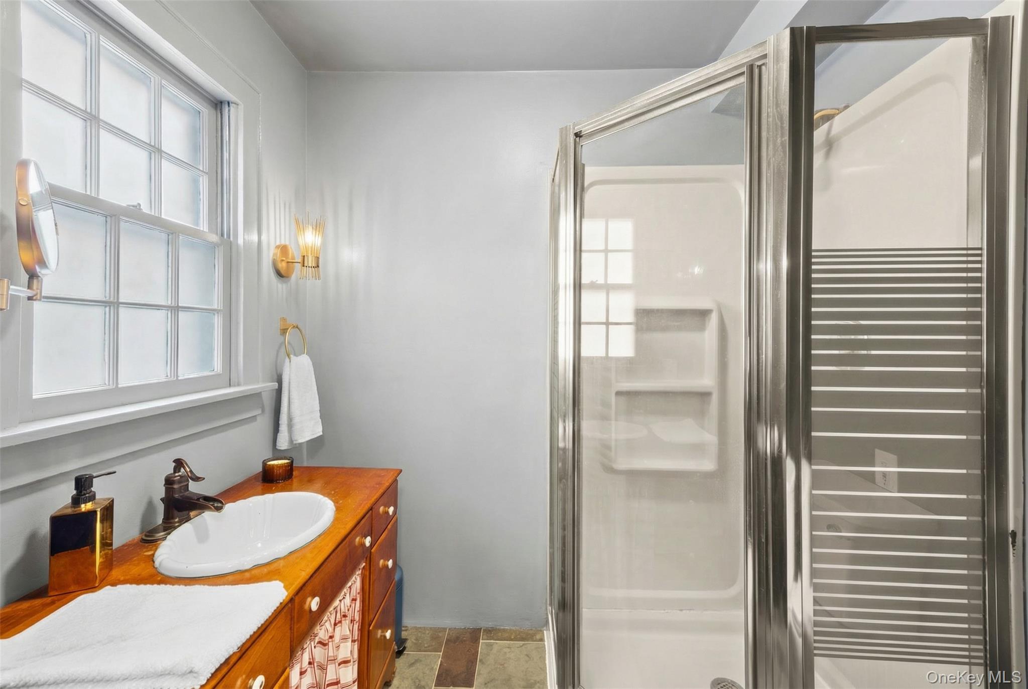 #14 photo, 232 N Country Road, سوفولك Mount Sinai , NY 11766