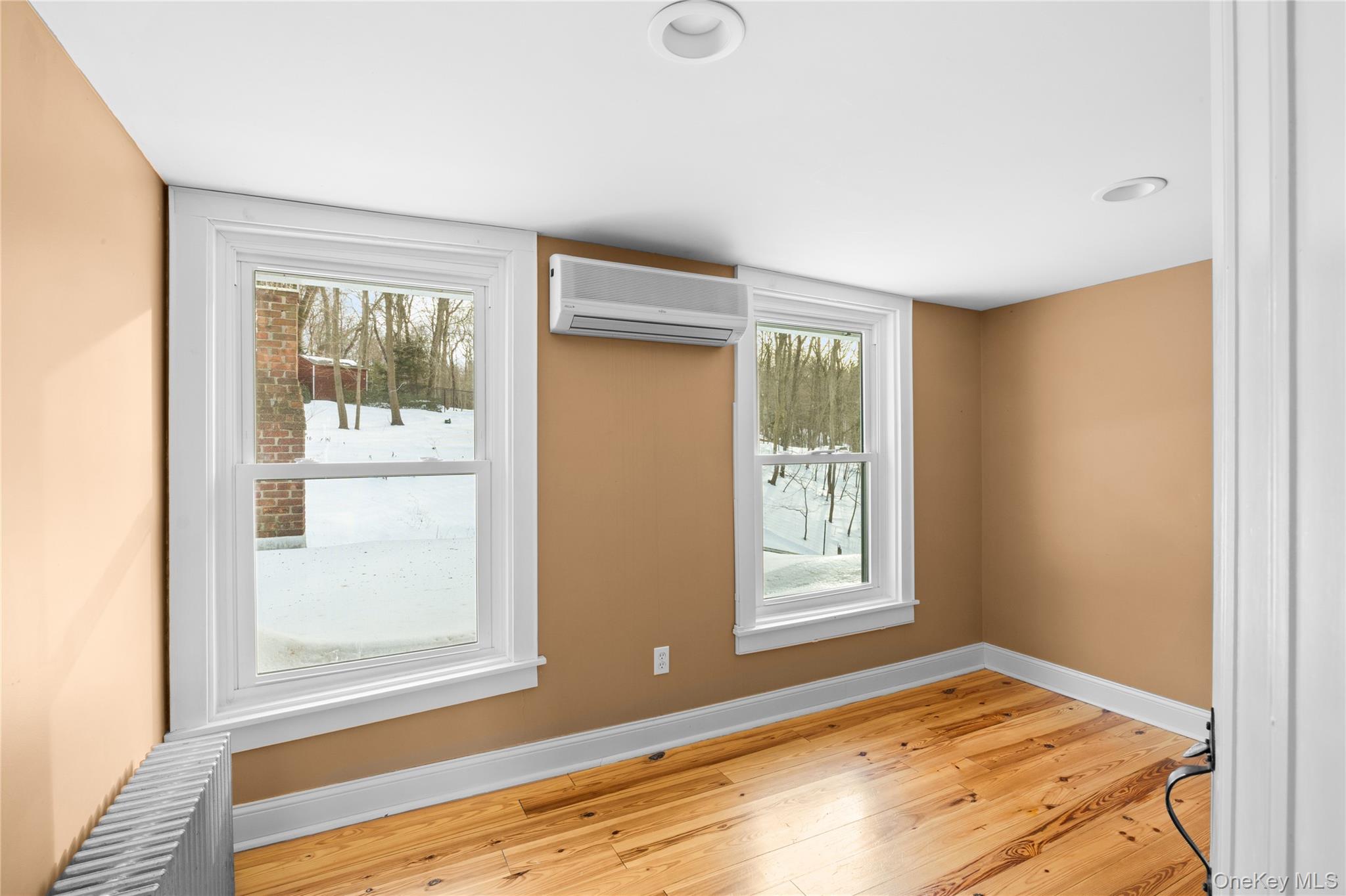 #19 photo, 232 N Country Road, سوفولك Mount Sinai , NY 11766