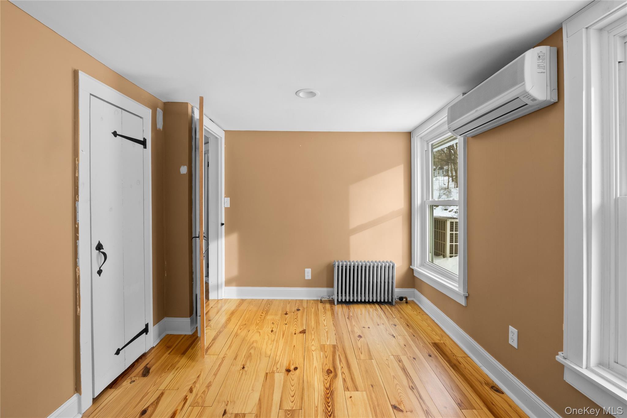 #20 photo, 232 N Country Road, سوفولك Mount Sinai , NY 11766