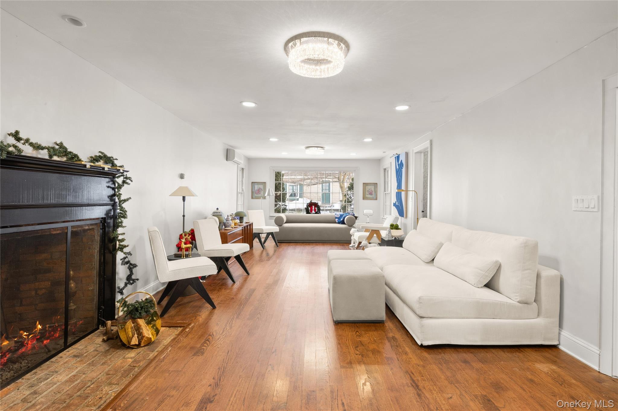 #8 photo, 232 N Country Road, سوفولك Mount Sinai , NY 11766