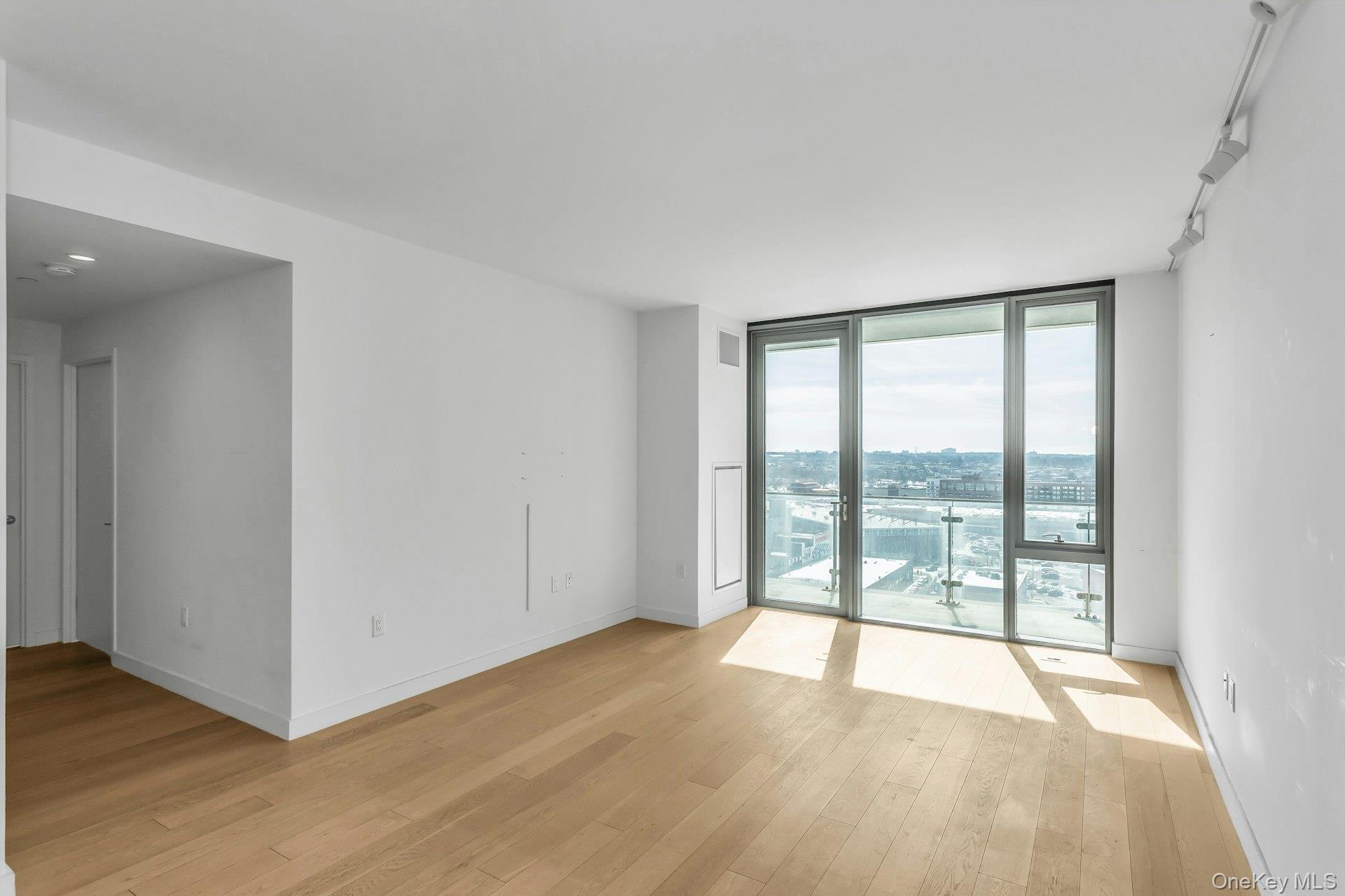 #10 photo, 131-01 40th Road, كوينز Flushing , NY 11354