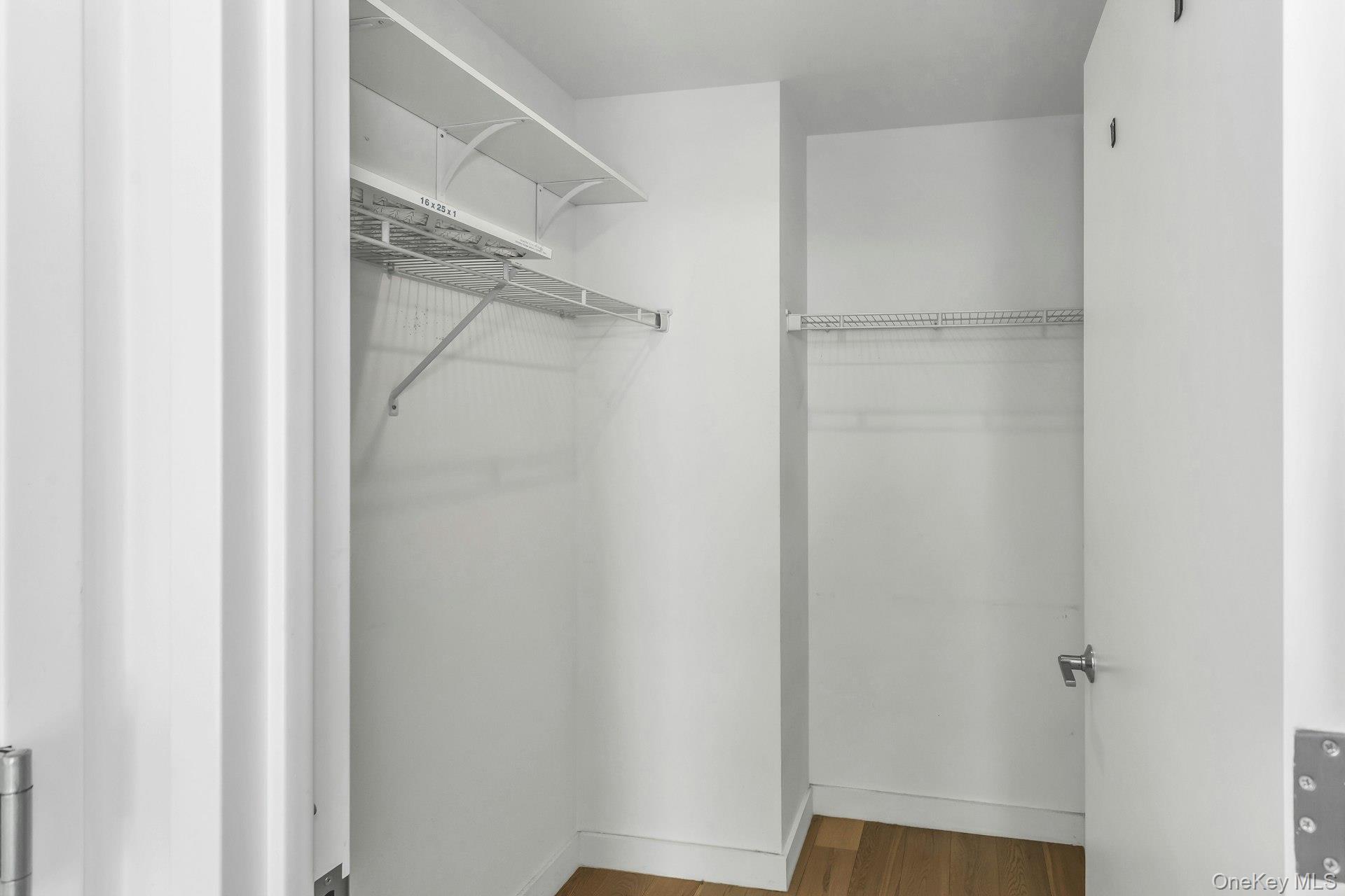 #16 photo, 131-01 40th Road, كوينز Flushing , NY 11354