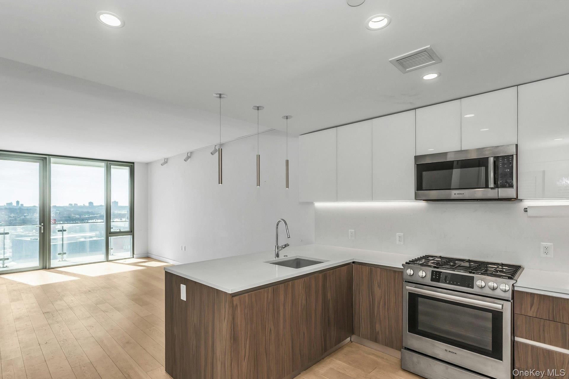 #8 photo, 131-01 40th Road, كوينز Flushing , NY 11354