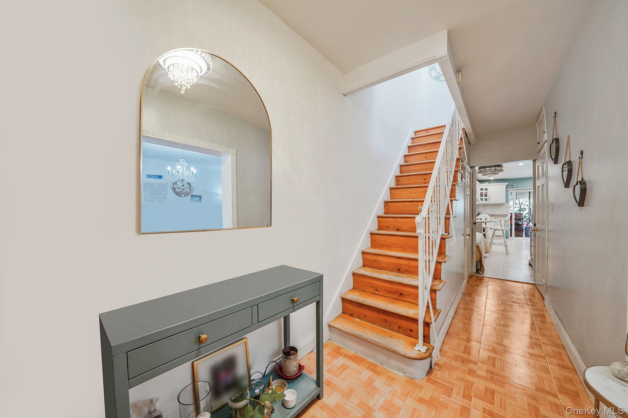 #8 photo, 91-26 110th Street, कुईंस Richmond Hill , NY 11418