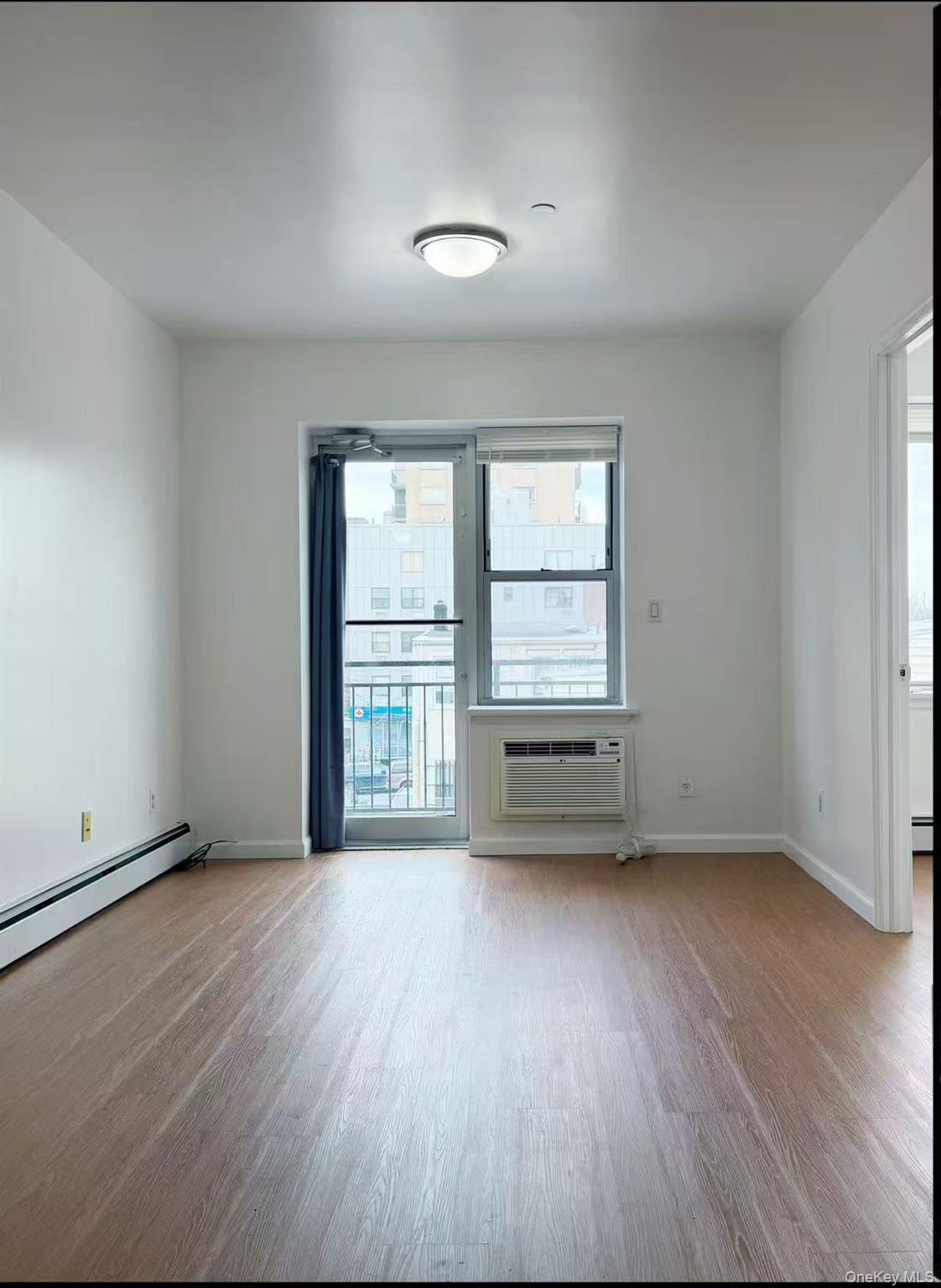 #2 photo, 31-53 Linden Place, Flushing , NY 11354