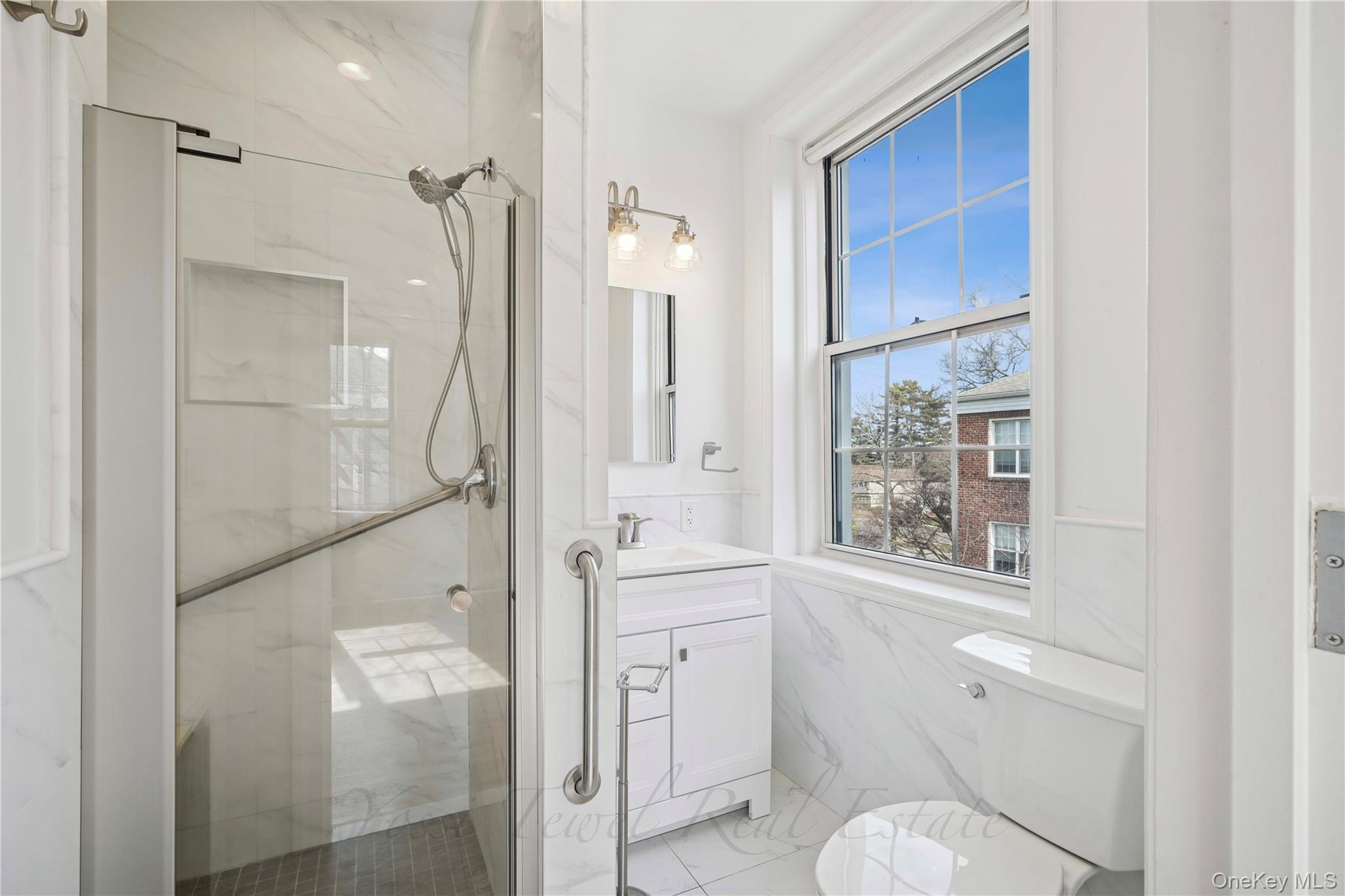 #12 photo, 1 Meadow, 롱 아일랜드 Woodmere , NY 11598