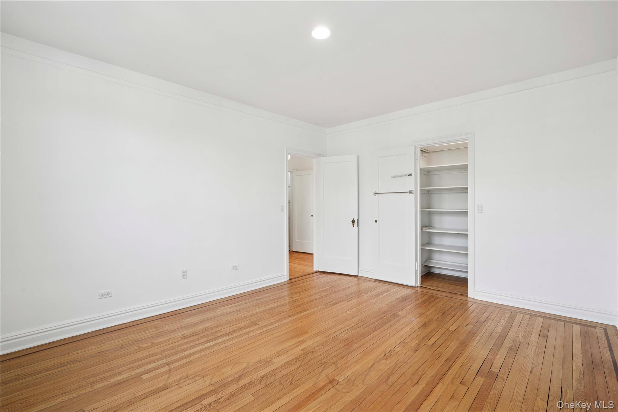 #14 photo, 1 Meadow, 롱 아일랜드 Woodmere , NY 11598