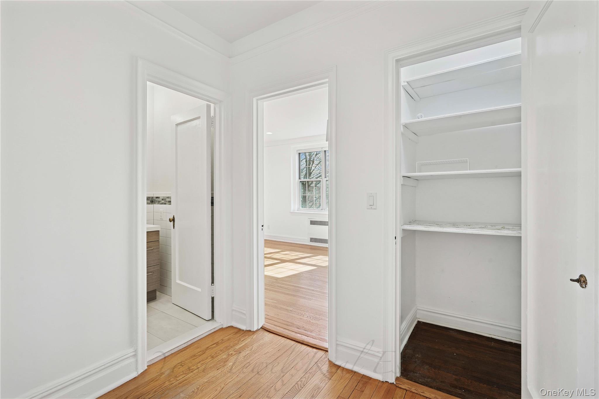 #15 photo, 1 Meadow, 롱 아일랜드 Woodmere , NY 11598