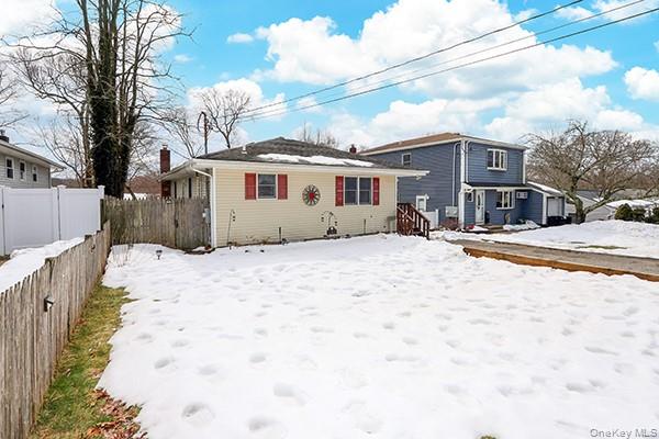 #2 photo, 6 Oakdale Avenue, Selden , NY 11784