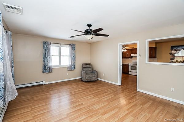 #4 photo, 6 Oakdale Avenue, Selden , NY 11784