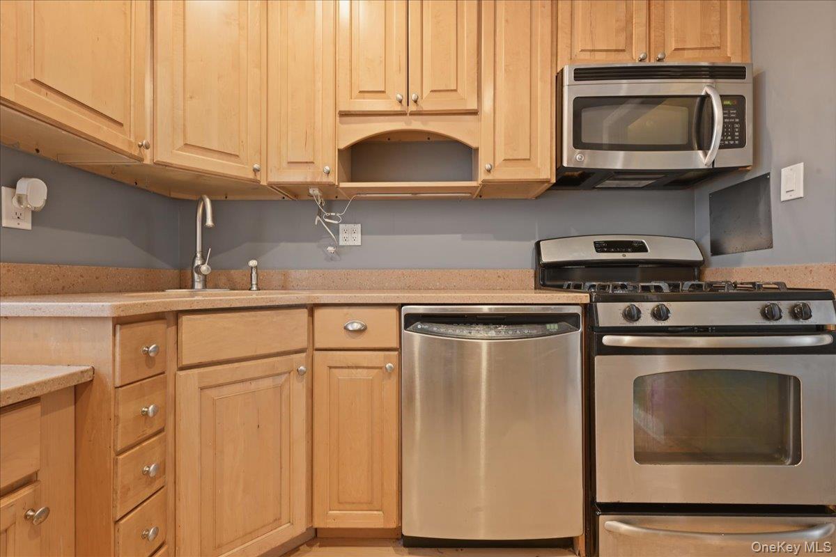 #10 photo, 15-64 212th Street, 뉴욕퀸즈 Bayside , NY 11360