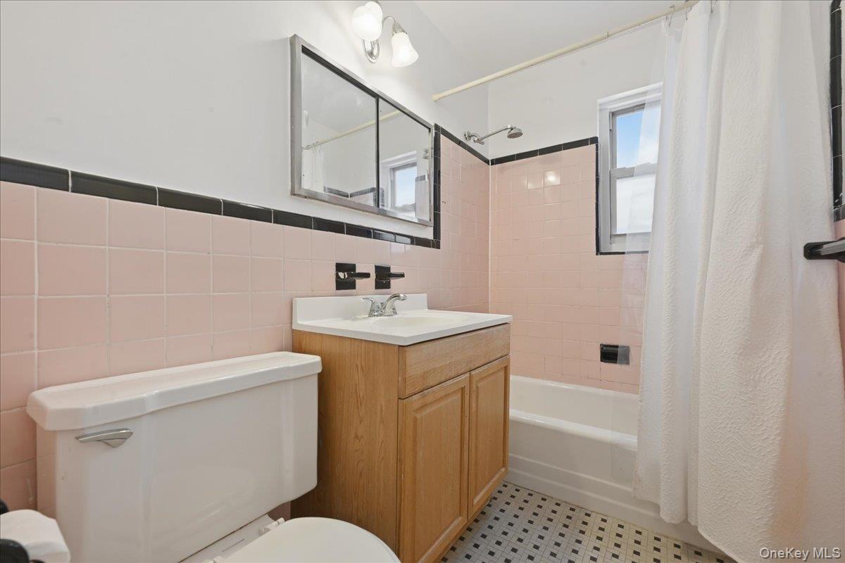 #18 photo, 15-64 212th Street, 뉴욕퀸즈 Bayside , NY 11360